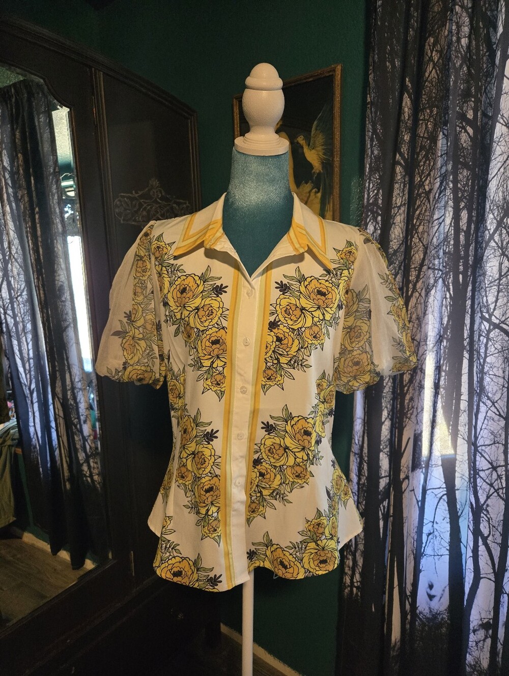 Vintage-Inspired Yellow Floral Short-Sleeve Button Front Top